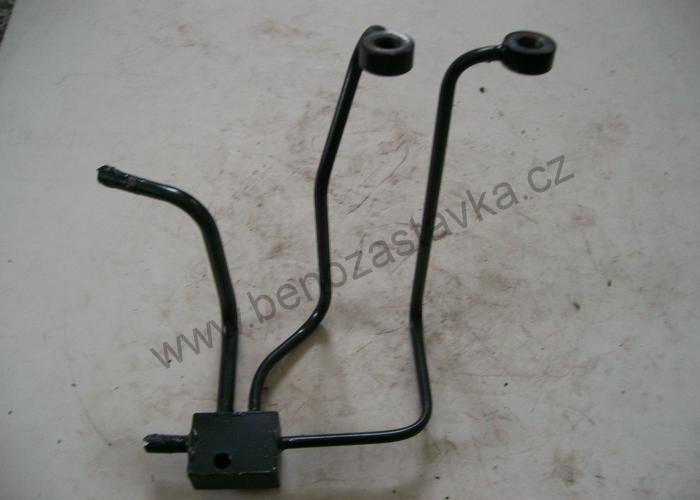 Přívod k hlavním válcům - Zetor URIII