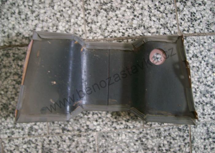 Přední kryt čalouněný - Zetor URIII