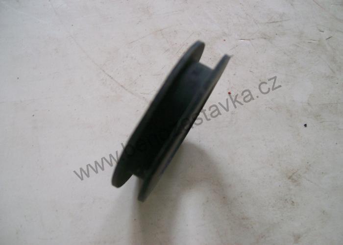 Průchodka - Zetor URIII