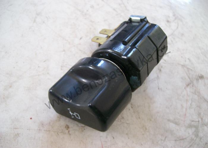 Spínač přední hnací nápravy - Zetor URIII