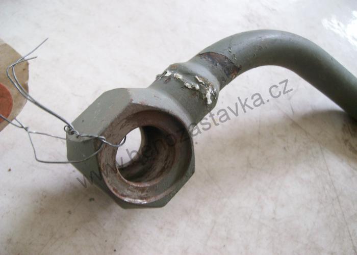 Trubka odpadu - Zetor URIII