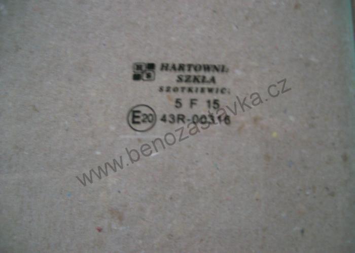 Sklo dveří horní - Zetor URI