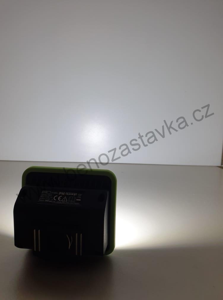 Nabíjecí pracovní reflektor LED