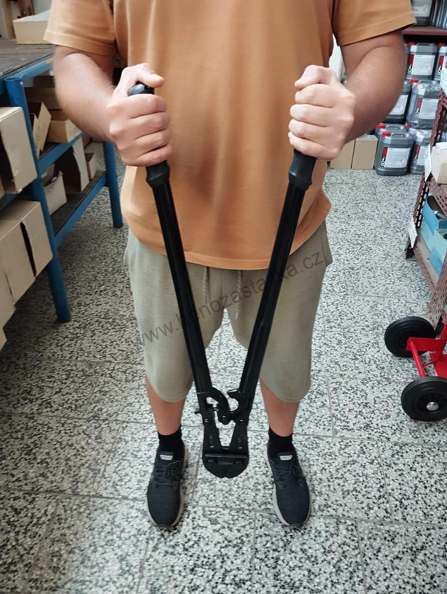 Kleště štípací 750m