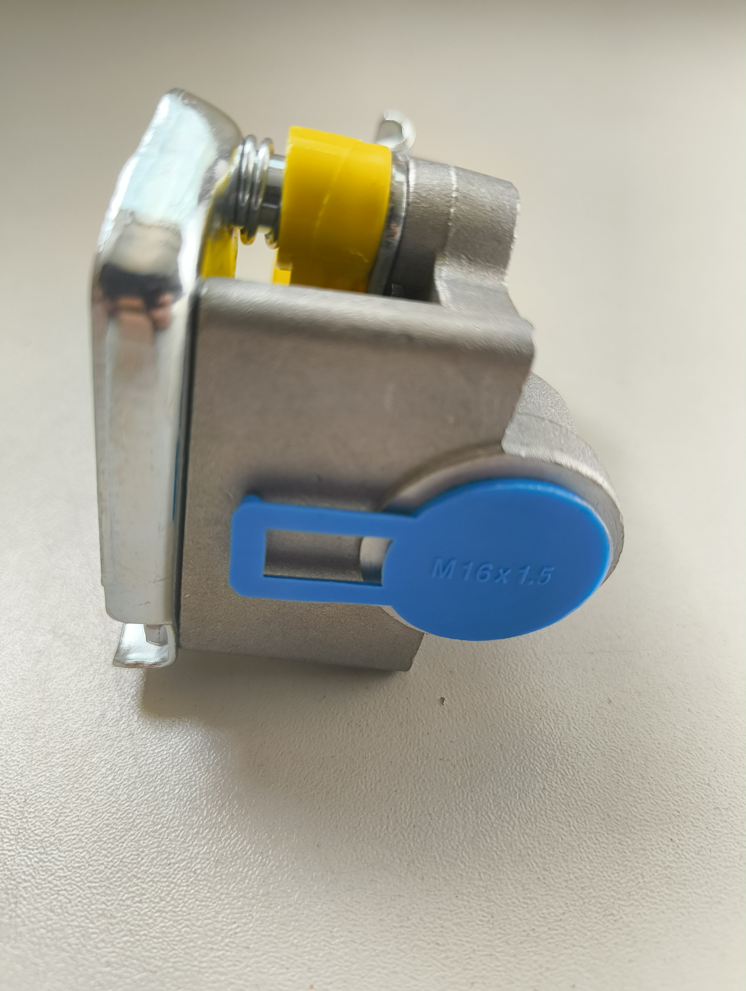 Hlava spojky - tahač, návěs / M16x1,5 žlutá, vedení brzd