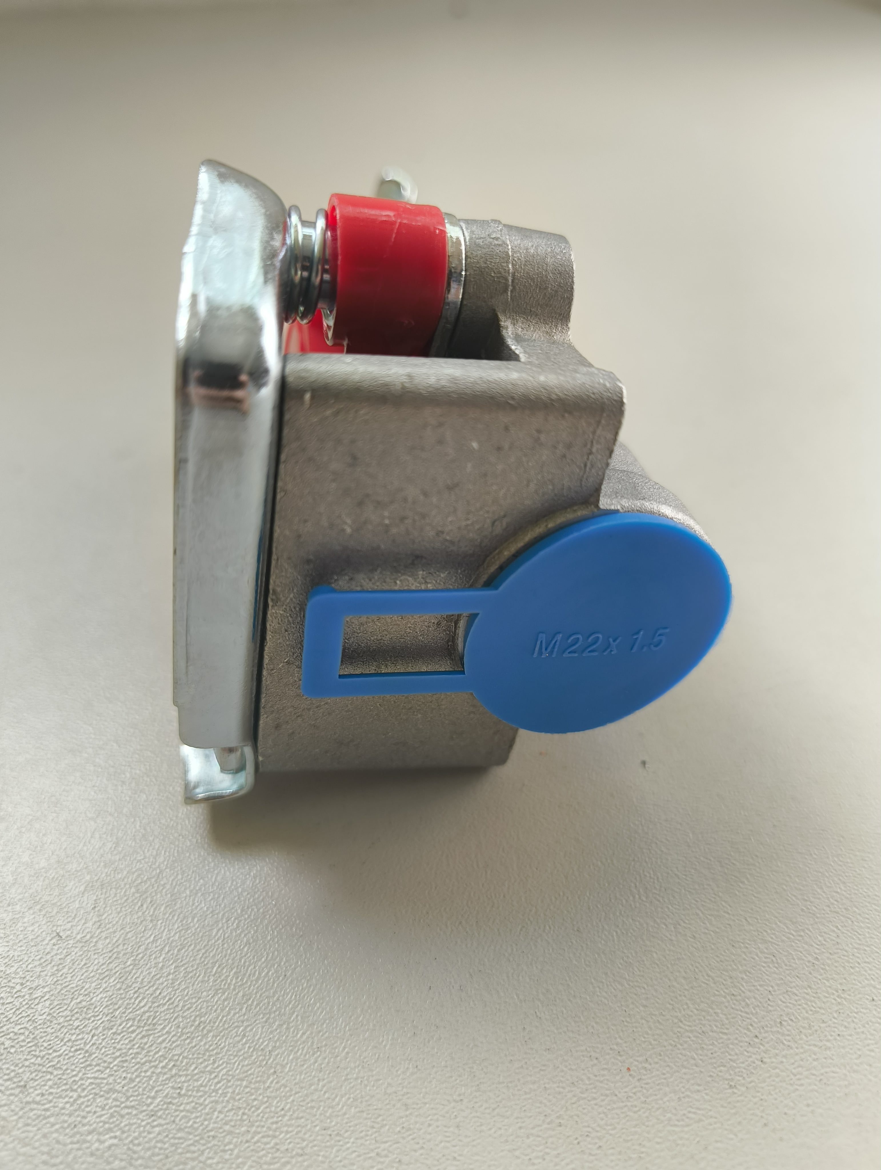 Hlava spojky - tahač, návěs / M22x1,5 červená, zásobování vedení