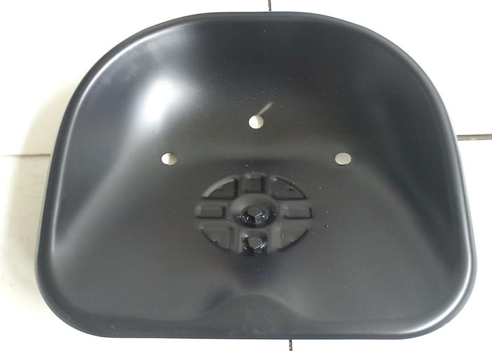 Univerzální anatomické sedadlo, lavor - kovové černé - pro starší traktory 48x44