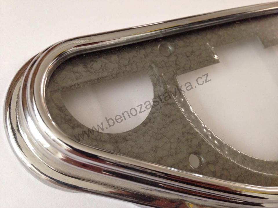 Krycí sklo s panelu bez popisku - Zetor URI