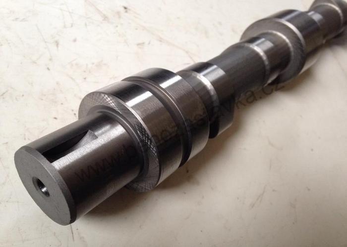 Vačkový hřídel - Zetor URIII