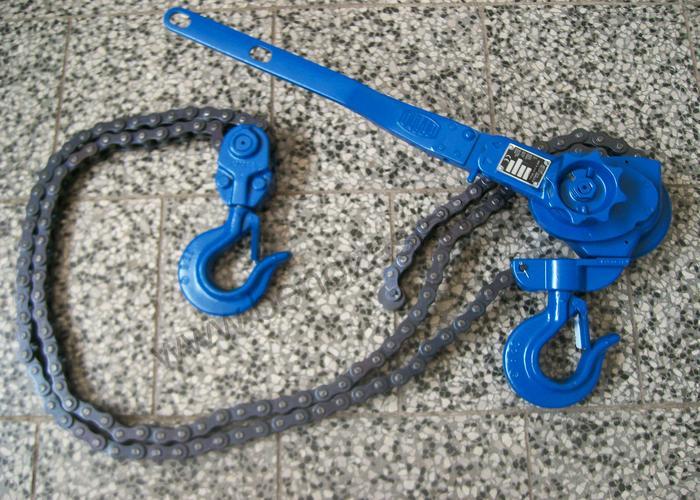 Zvedák řehtačkový RZV/3,2t x 1,5m - válečkový řetěz