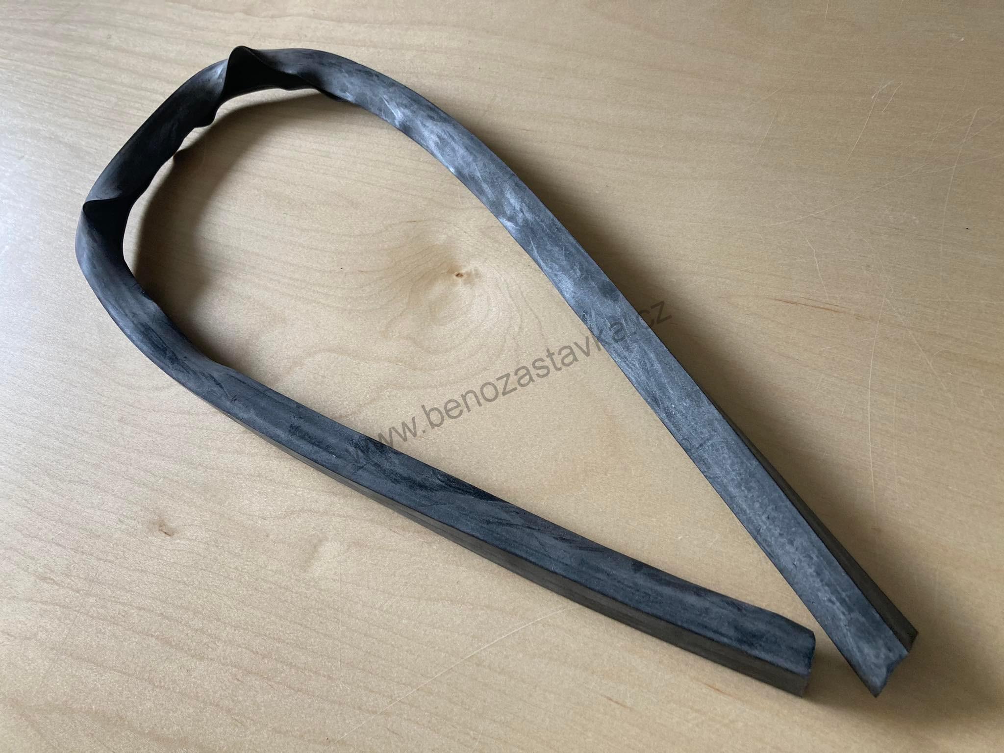 Těsnění Profil U - zadního rámu okna - Zetor