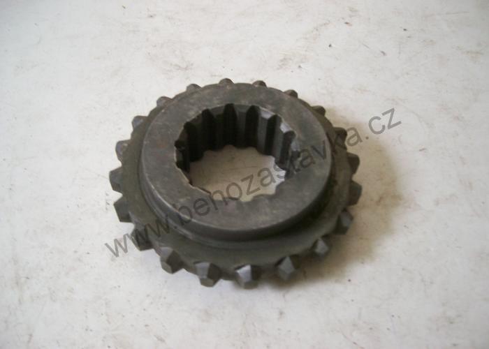 Náboj vývodového hřídele - Zetor URII