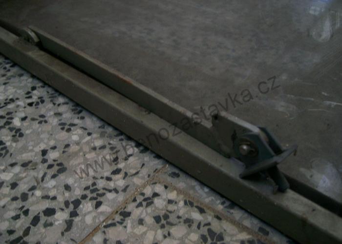 Zadní okno úplné - Zetor URII