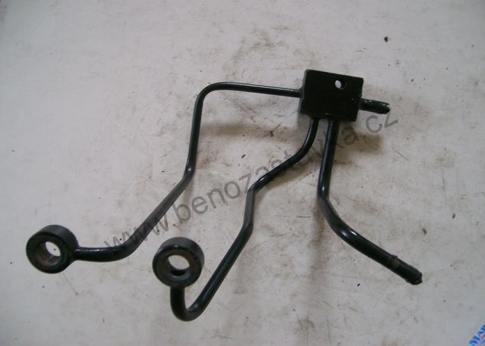 Přívod k hlavním válcům - Zetor URIII