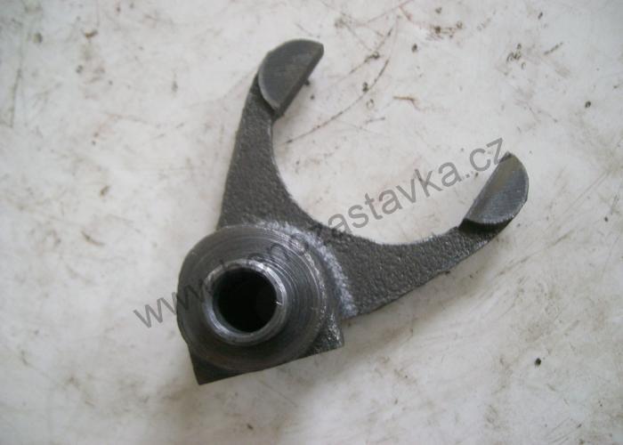 Řadící vidlička - Zetor URIII