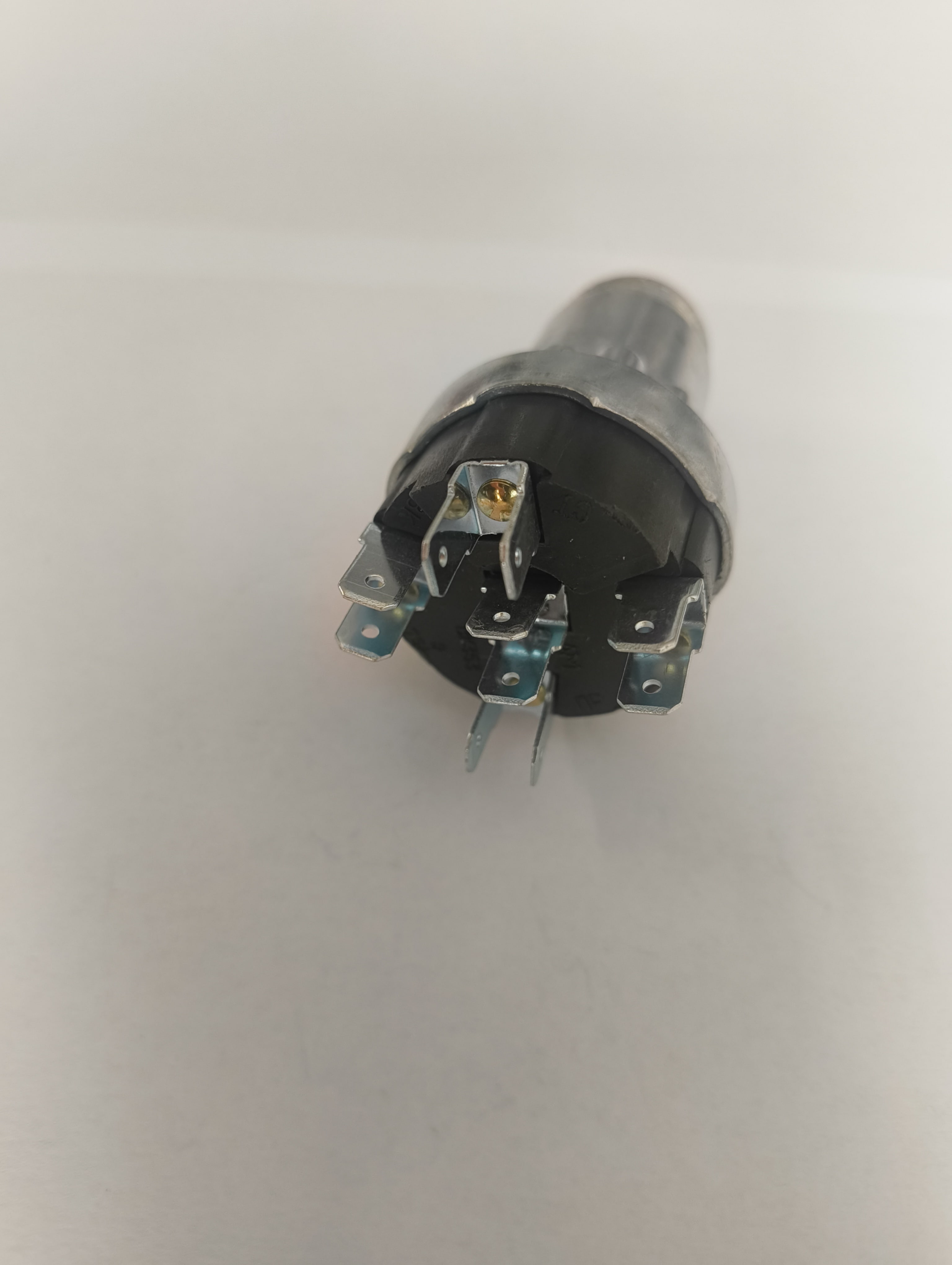 Spínací skříňka třípolohová