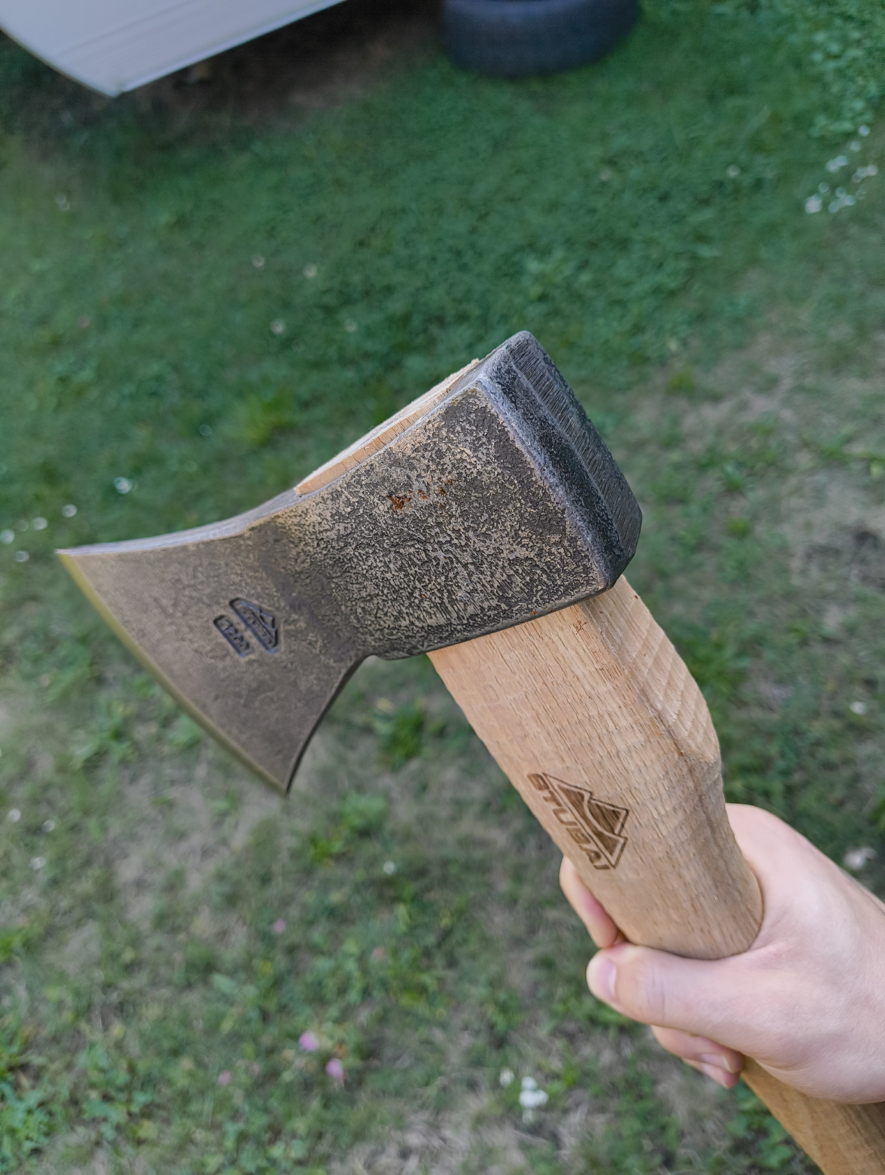 Sekera kempingová Stubai - 1650g / 650mm