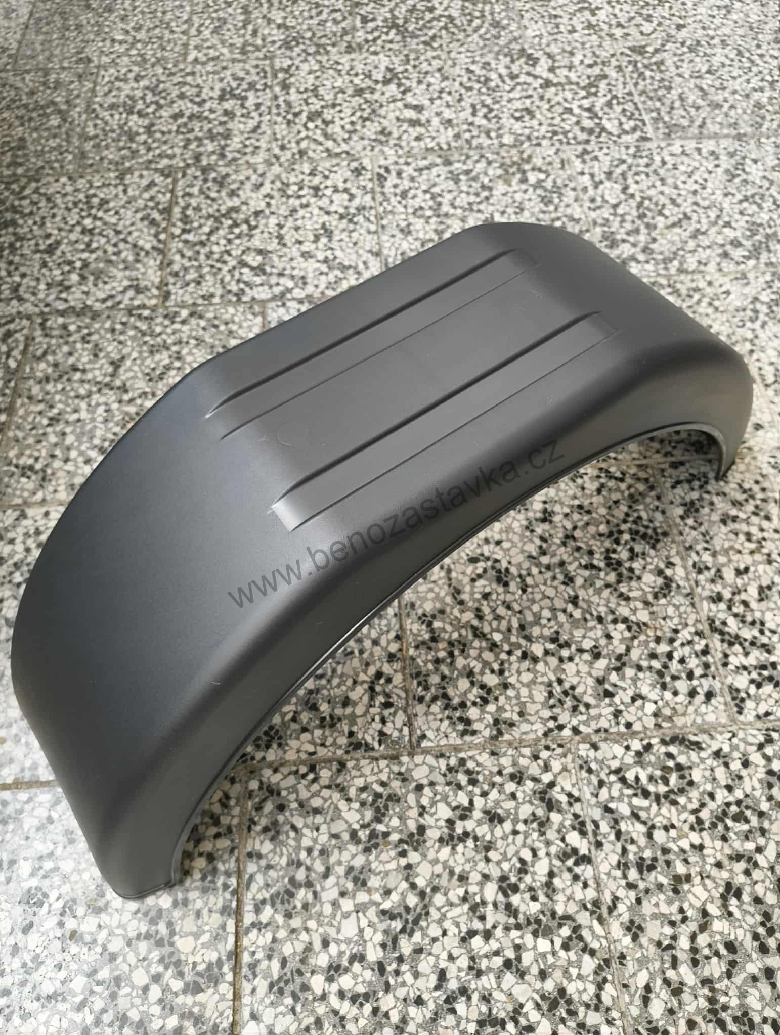 Blatník plastový 13"