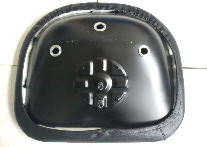 Univerzální anatomické sedadlo - polstrované - pro starší traktory