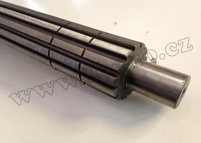 Drážkový hřídel - Zetor URI