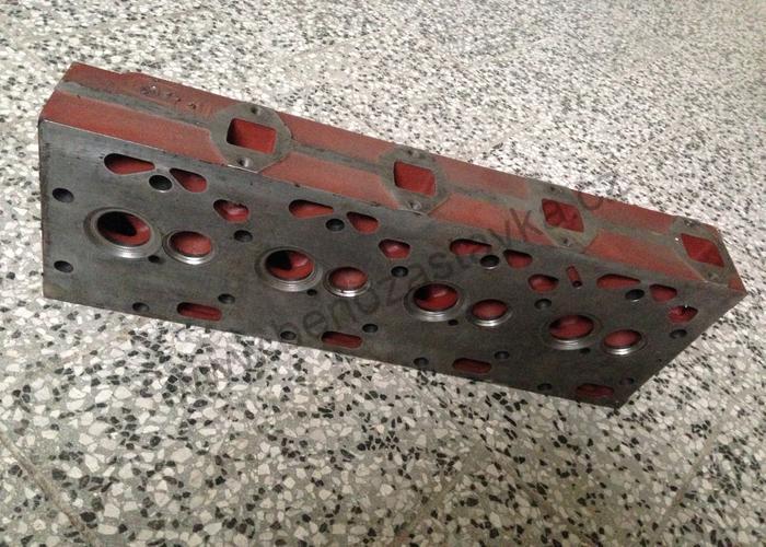 Hlava válců se zátkami a sedly - Zetor URIII