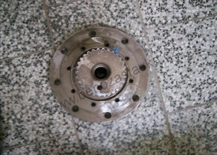 Hřídel kola - Zetor URII