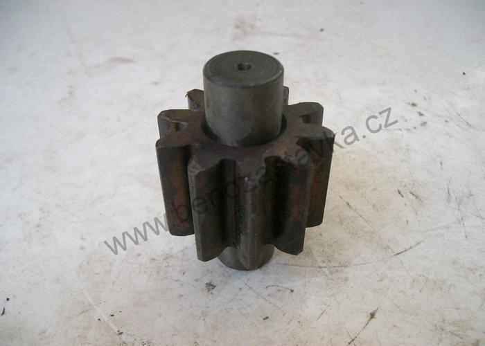 Hnaný hřídel s kolem - Zetor URII