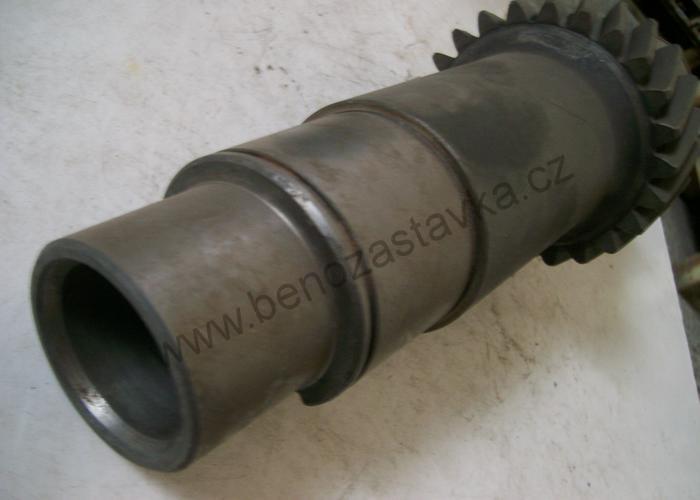 Předlohový hřídel redukce - Zetor URII