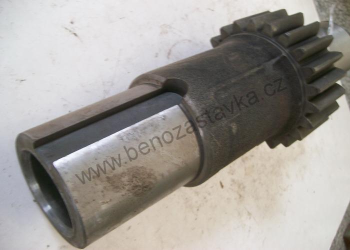 Předlohový hřídel redukce - Zetor URII