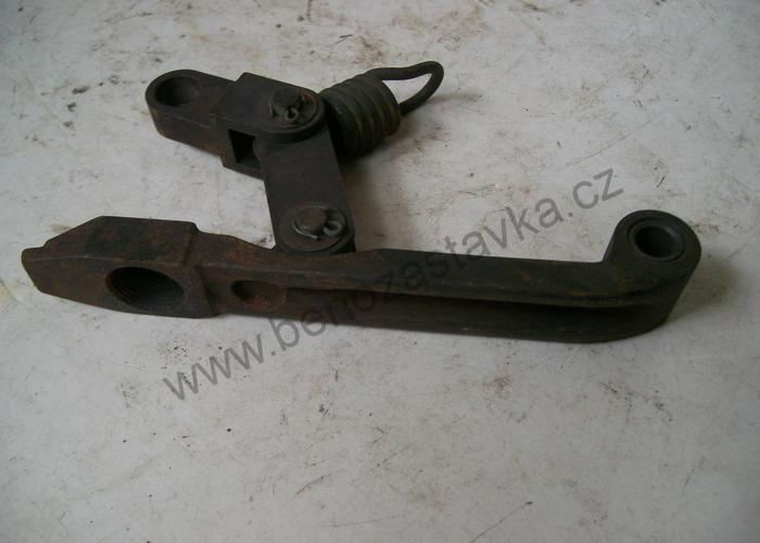 Páka s pružinou - Zetor URII