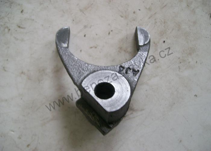 Řadící vidlička - Zetor URIII