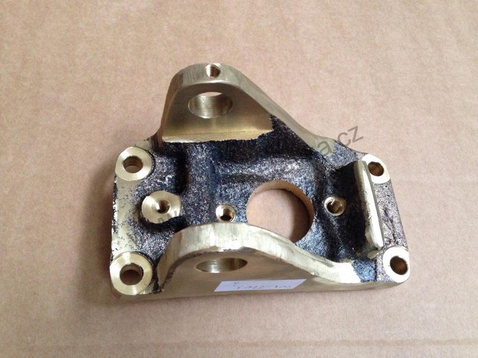 Konzola pedálu spojky - Zetor URI