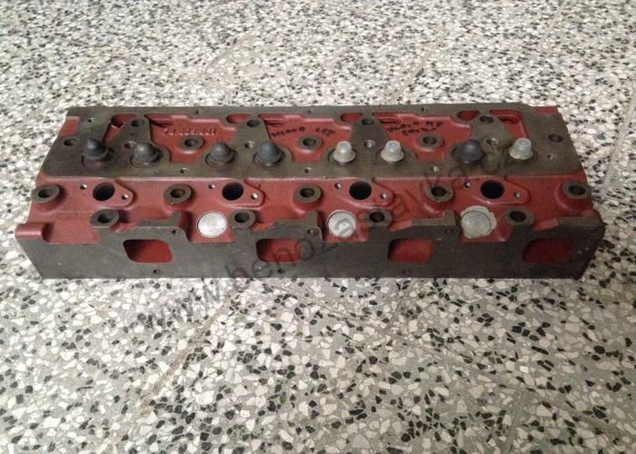 Hlava válců se zátkami a sedly - Zetor URIII