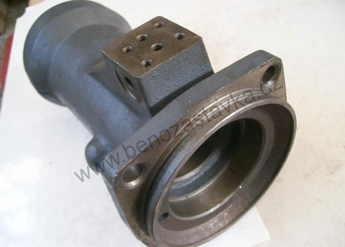 Těleso spojky, přední víko - Zetor URII