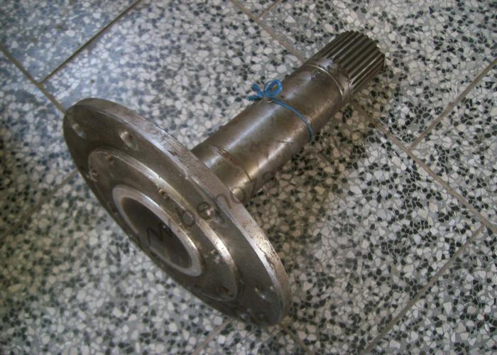 Hřídel kola - Zetor URII