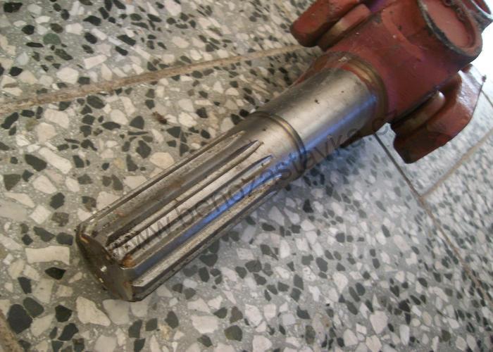 Hnací hřídel úplný, pravý - Zetor URII