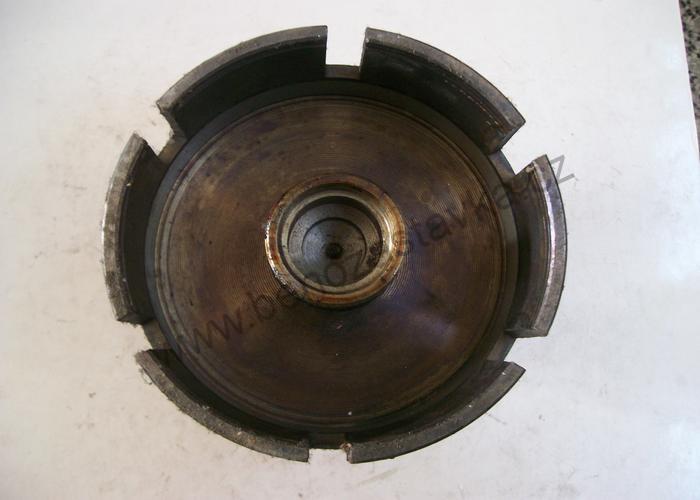 Těleso spojky - Zetor URII