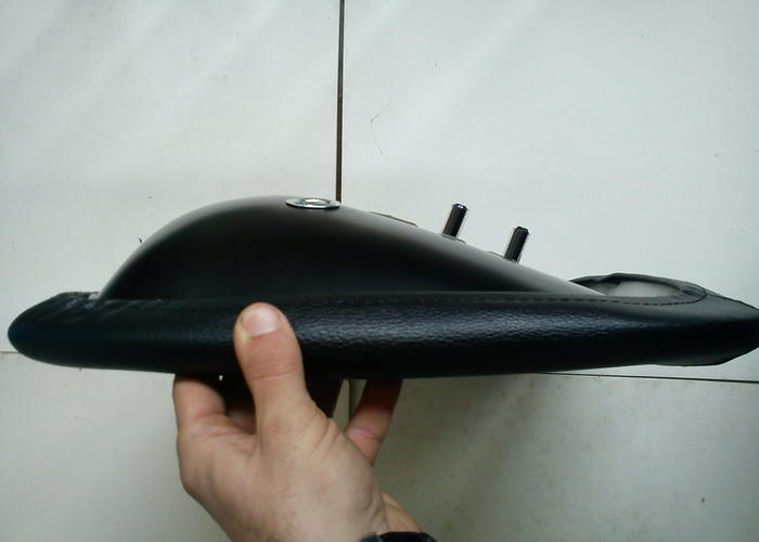 Univerzální anatomické sedadlo - polstrované - pro starší traktory