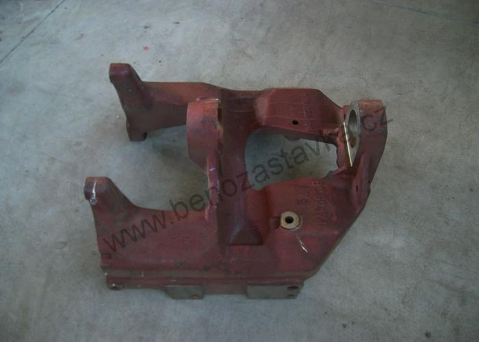 Konzola přední nápravy - Zetor URIII