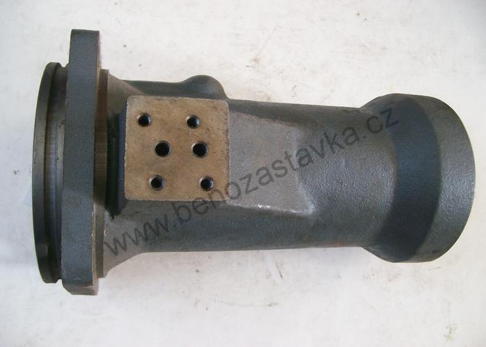 Těleso spojky, přední víko - Zetor URII