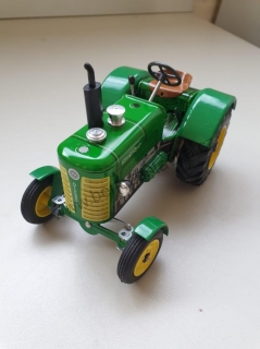 Plechový model traktor ZETOR 50 SUPER - zelený - KOVAPCZ