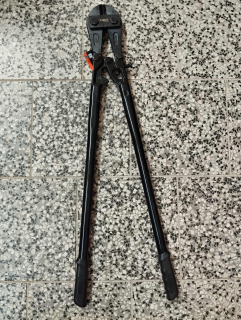 Kleště štípací 900m